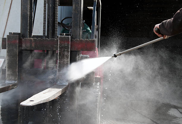 Best Pool Deck Cleaning  in Montpelier, IN